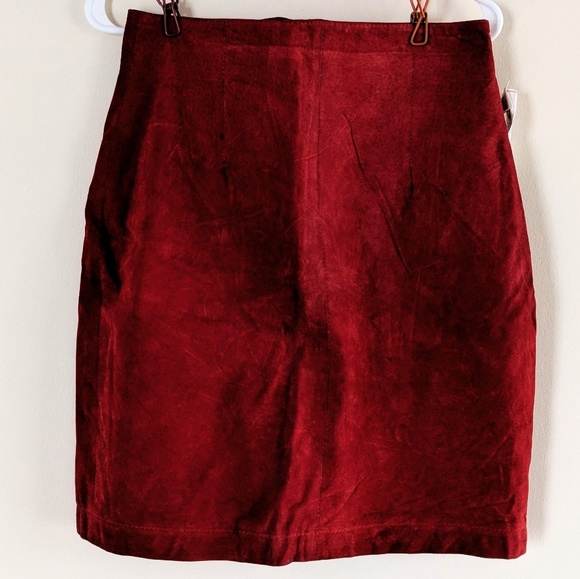 Vintage Dresses & Skirts - 🎉3 for $25🎉Vintage red suede skirt 14.5 in waist